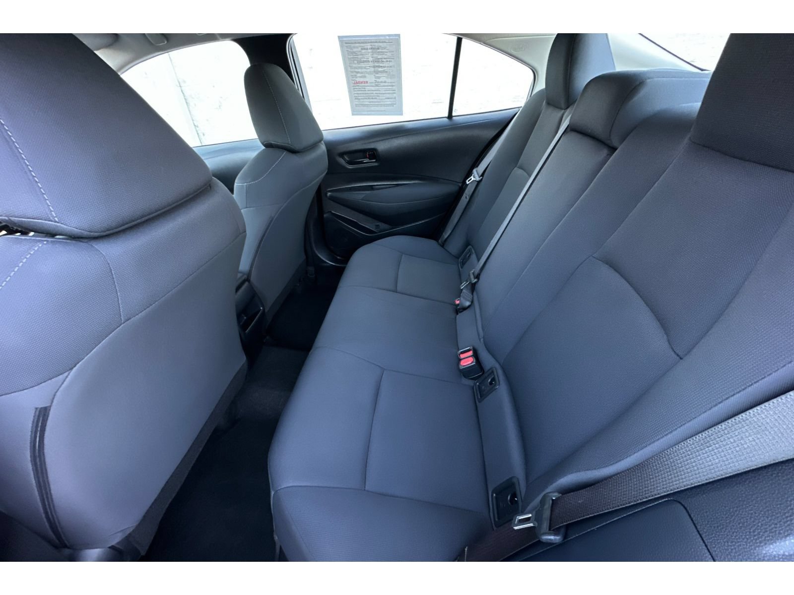 Used 2022 Toyota Corolla LE FWD image 14