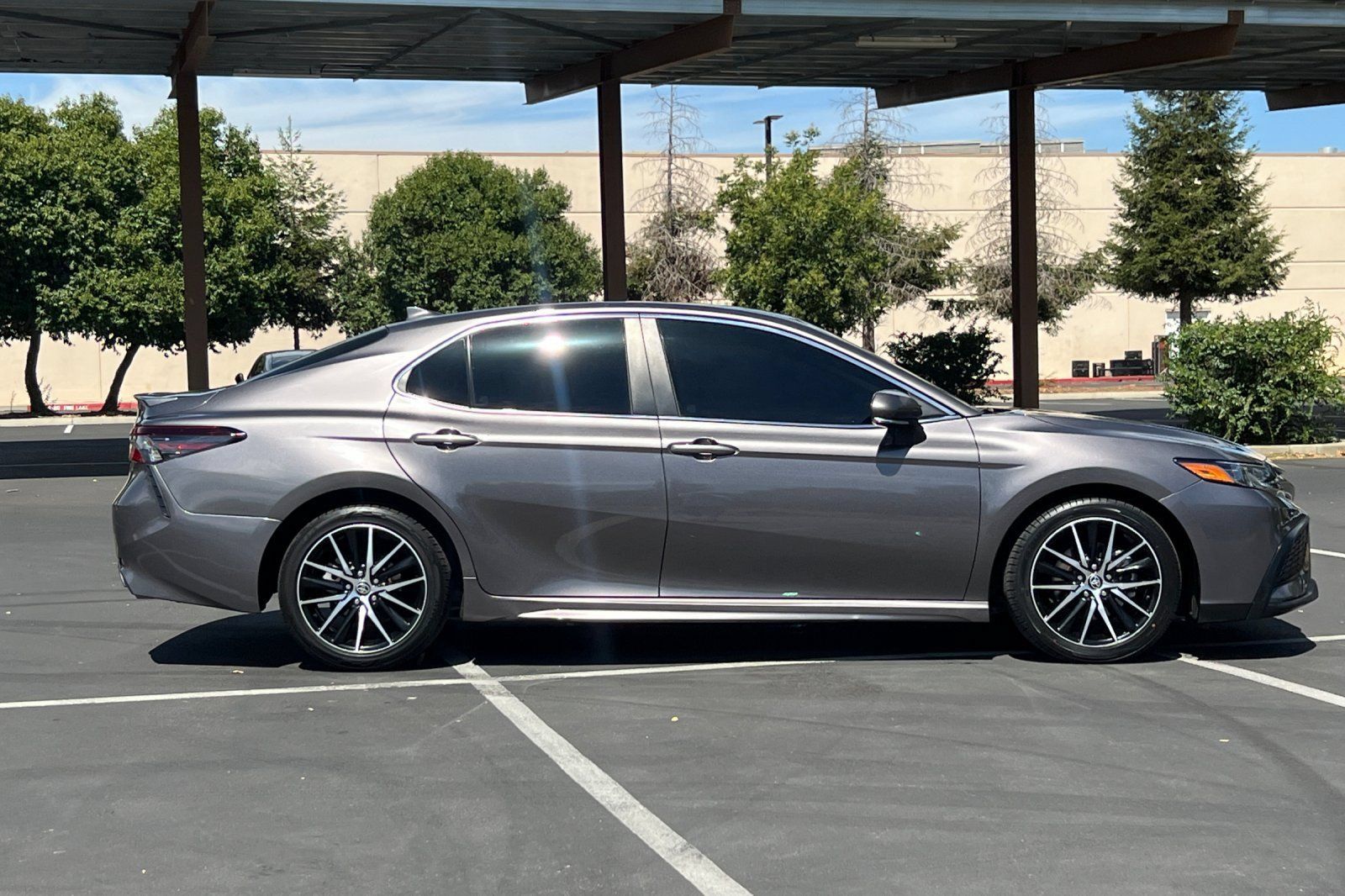 Used 2024 Toyota Camry SE FWD image 10