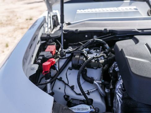 Used 2023 Land Rover Defender 90 X-Dynamic SE image 17