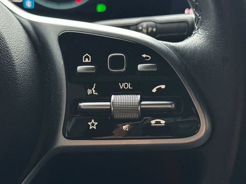 Used 2021 Mercedes-Benz GLB 250 w/ Premium Package image 29