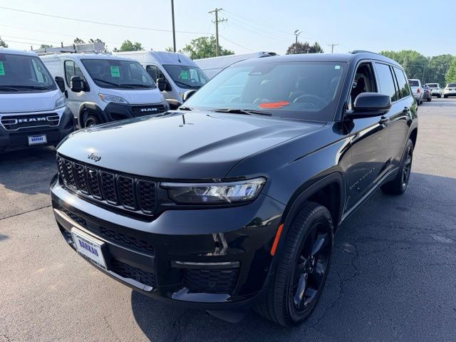 Used 2025 Jeep Grand Cherokee L Limited w/ Luxury Tech Group II AWD/4WD image 29