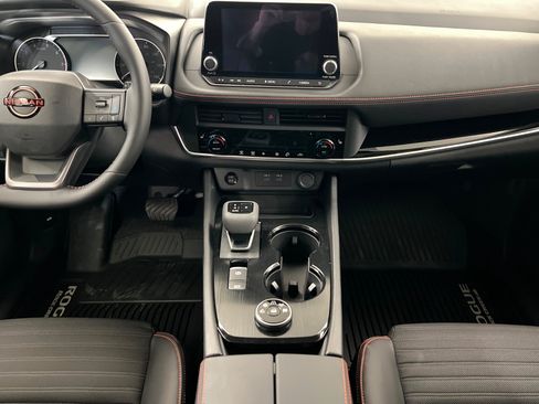 New 2026 Nissan Rogue SV AWD/4WD image 13