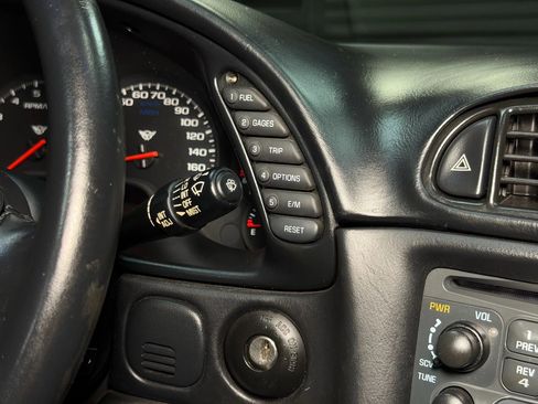 Used 2004 Chevrolet Corvette Convertible w/ Preferred Equipment Group image 30