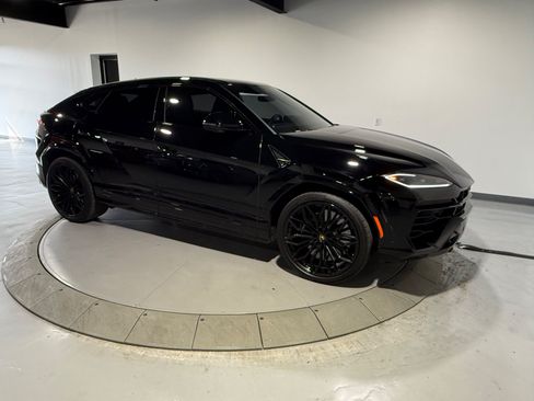 Used 2025 Lamborghini Urus SE AWD/4WD image 9
