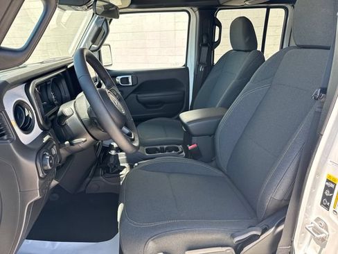 Used 2025 Jeep Wrangler Unlimited Sport AWD/4WD image 9