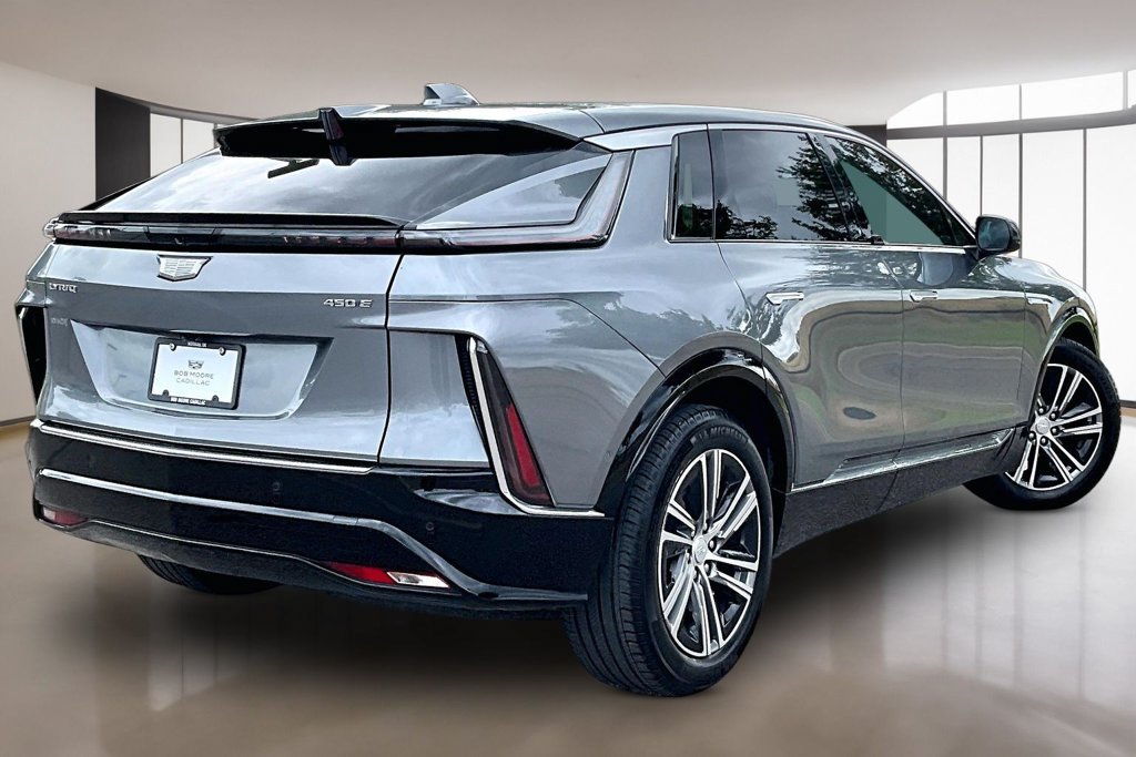 Used 2023 Cadillac Lyriq 2WD image 2