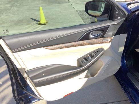 Used 2018 Nissan Maxima Platinum image 19