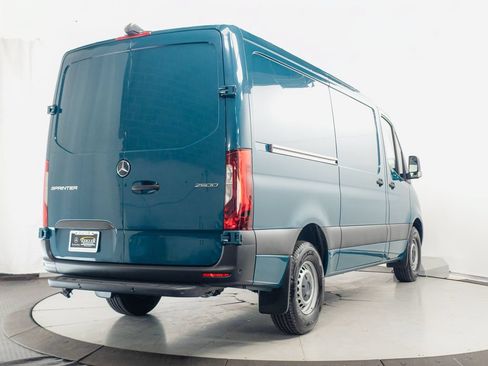 Used 2024 Mercedes-Benz Sprinter 2500 image 24