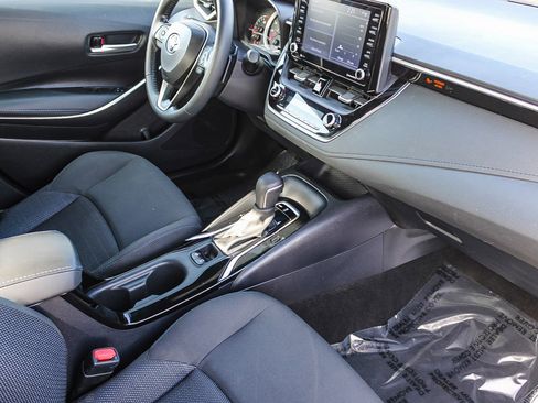 Certified 2022 Toyota Corolla SE image 17