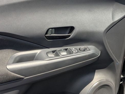 New 2025 Nissan Kicks Play S FWD image 13