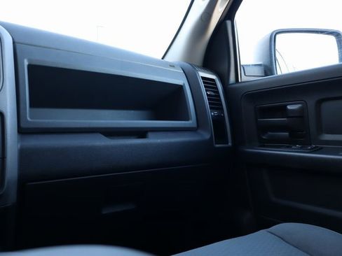 Used 2017 RAM 1500 Express image 38