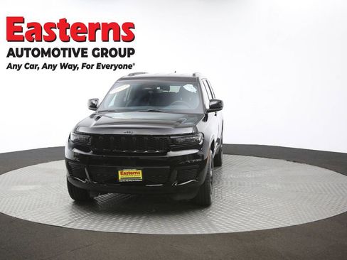 Used 2023 Jeep Grand Cherokee L Laredo image 56