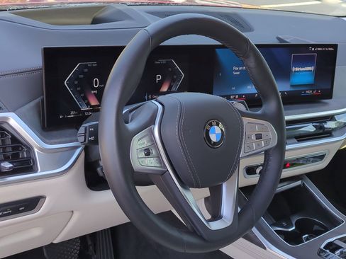 Used 2025 BMW X7 xDrive40i image 18