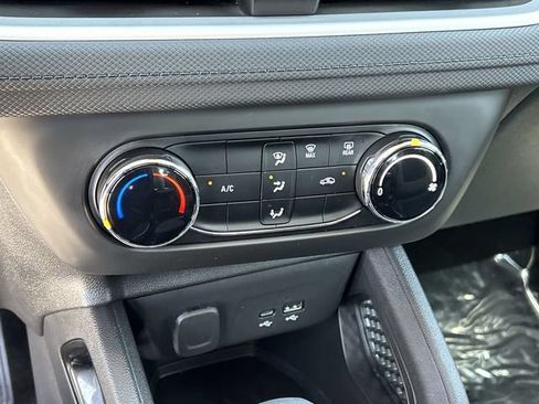 Used 2025 Chevrolet TrailBlazer LS FWD image 26