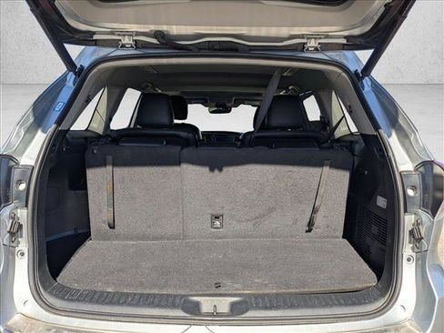 Used 2019 Toyota Highlander XLE image 19