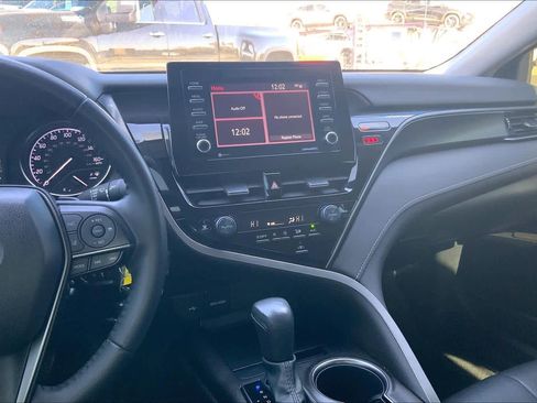 Used 2022 Toyota Camry SE w/ Carpet Mat Package (TMS) image 7