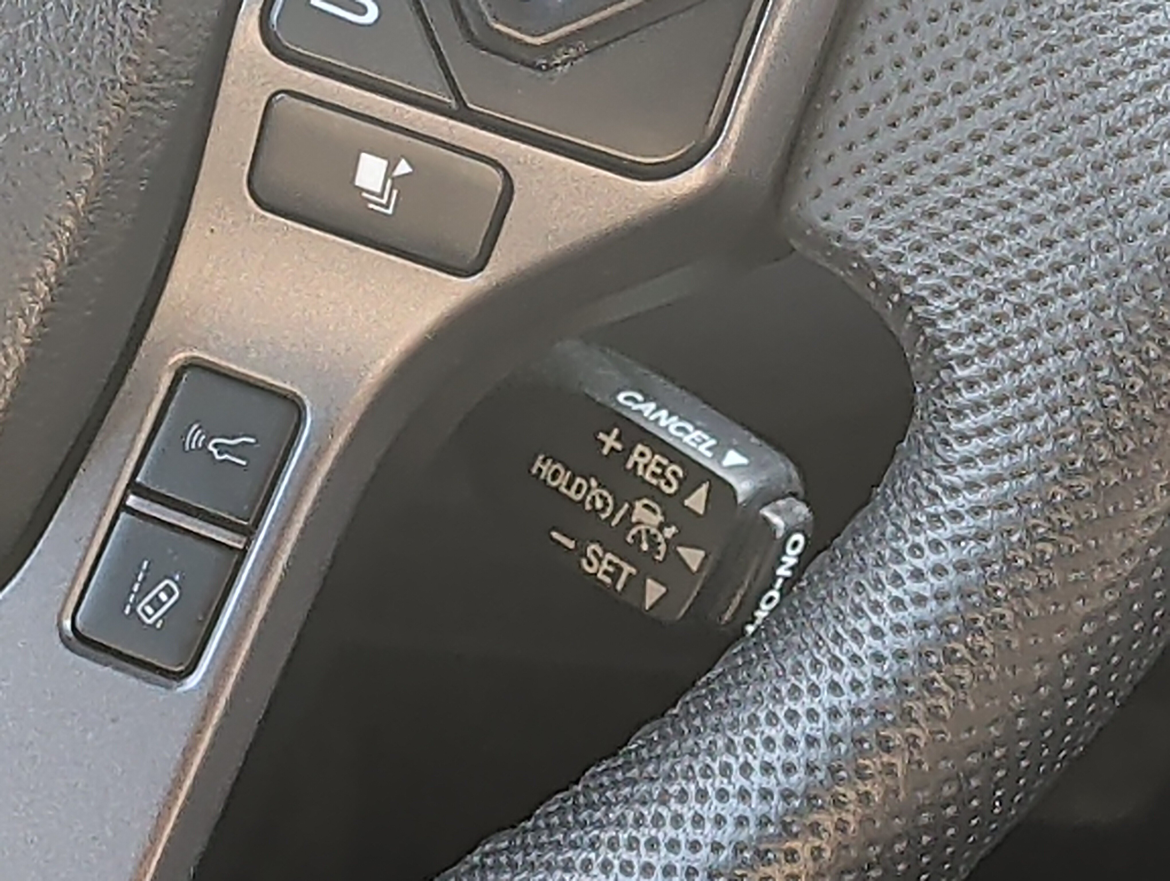 Used 2022 Toyota Tacoma TRD Off-Road w/ Technology Package AWD/4WD image 31