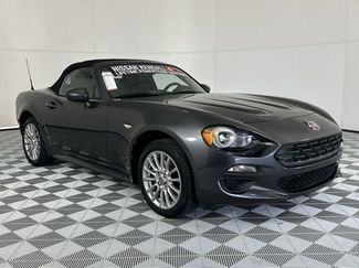 Used 2018 FIAT 124 Spider Classica w/ Technology & Siriusxm Group RWD video 2