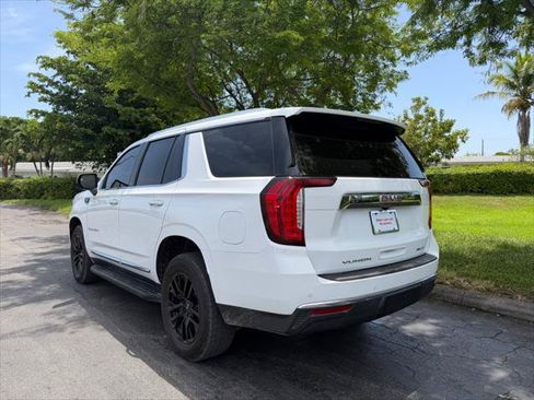 Used 2021 GMC Yukon SLT w/ SLT Premium Package AWD/4WD image 4