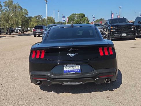 Used 2025 Ford Mustang Coupe RWD image 7