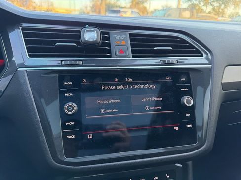 Used 2022 Volkswagen Tiguan SE R-Line image 13