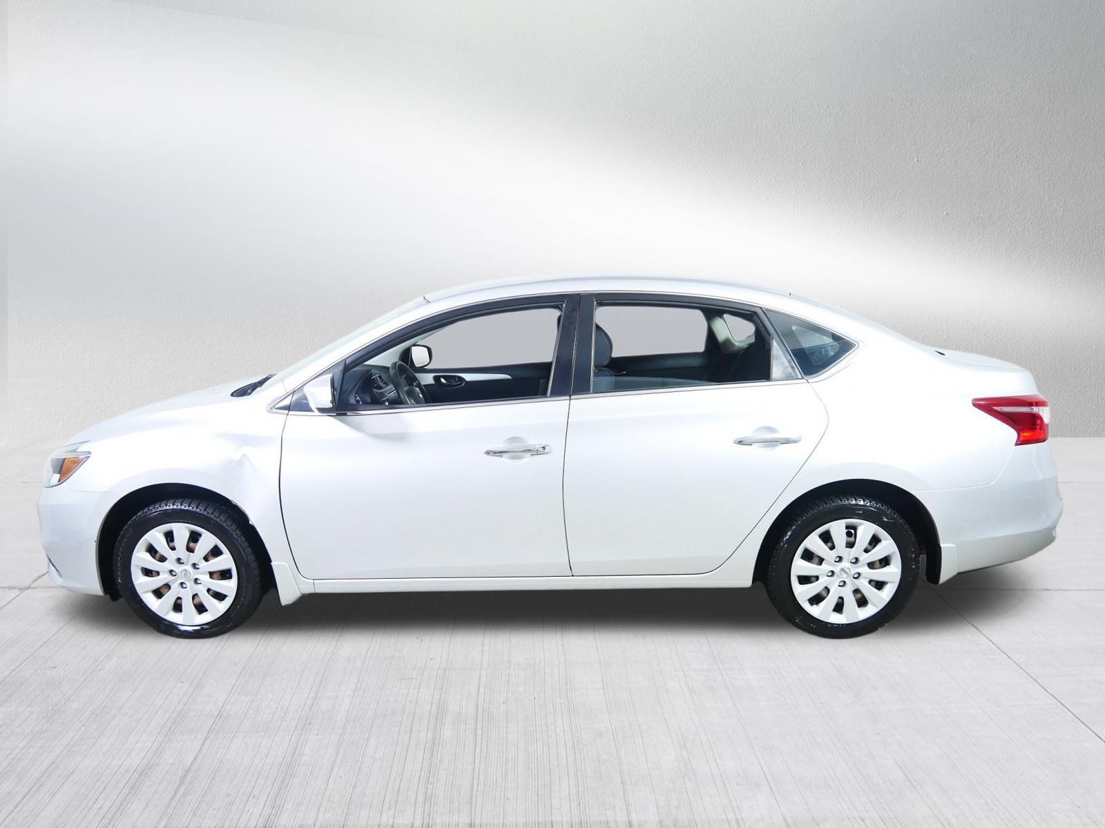 Used 2017 Nissan Sentra S FWD image 4