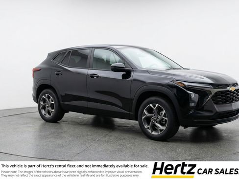 Used 2025 Chevrolet Trax LT image 1