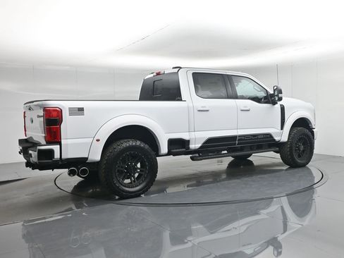 New 2026 Ford F250 Lariat w/ Black Appearance Package image 30