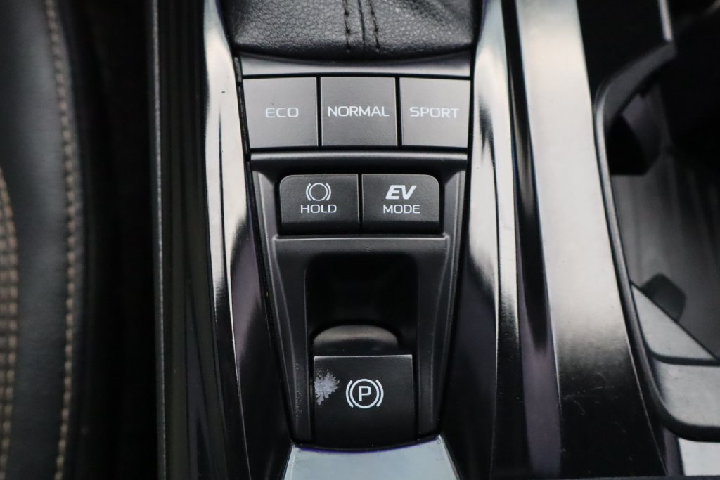 Used 2025 Toyota Camry SE FWD image 29