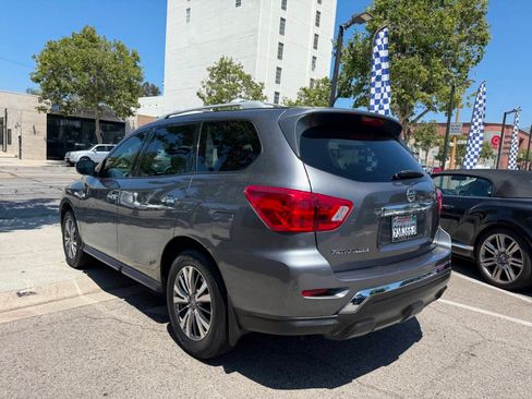 Used 2018 Nissan Pathfinder S FWD image 11