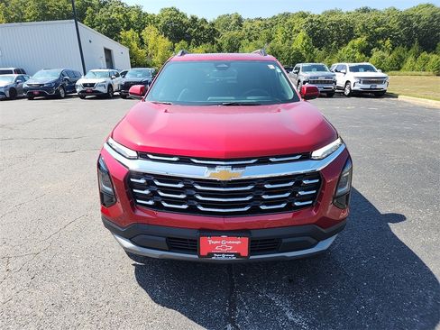 New 2025 Chevrolet Equinox LT w/ Convenience Package II image 3