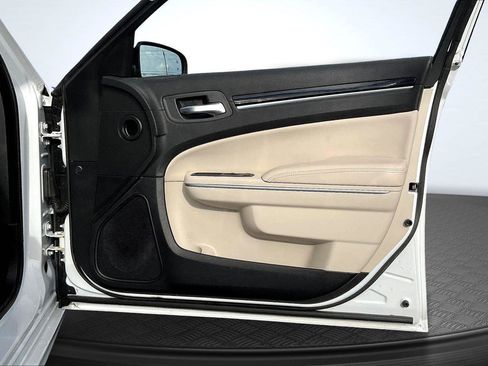 Used 2023 Chrysler 300 Touring L image 24