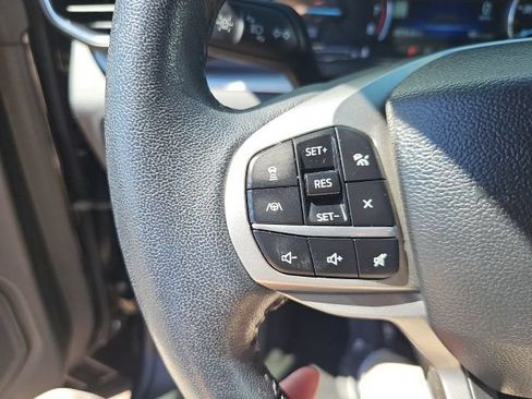Used 2023 Ford Explorer XLT w/ Equipment Group 202A AWD/4WD image 24