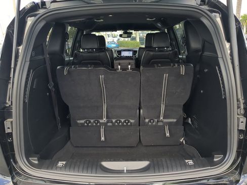 Used 2025 Chrysler Pacifica Select image 13