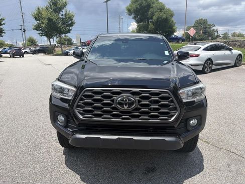 Used 2020 Toyota Tacoma TRD Off-Road AWD/4WD image 2