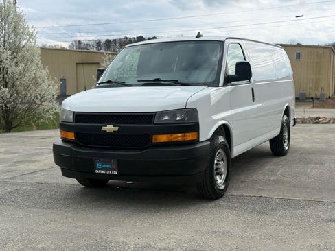 Used 2019 Chevrolet Express 2500 w/ Driver Convenience Package image 23