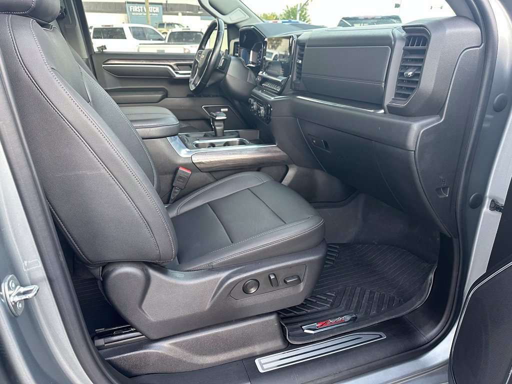 Used 2023 Chevrolet Silverado 1500 LTZ w/ LTZ Premium Package AWD/4WD image 18
