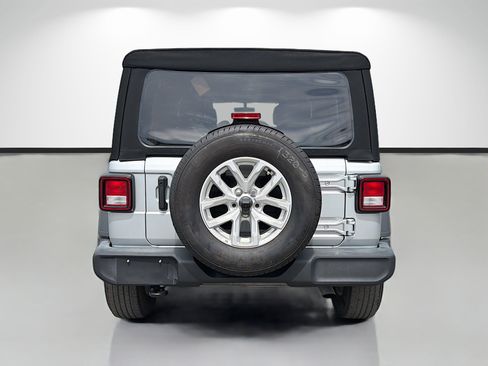 Used 2023 Jeep Wrangler Unlimited Sport AWD/4WD image 4