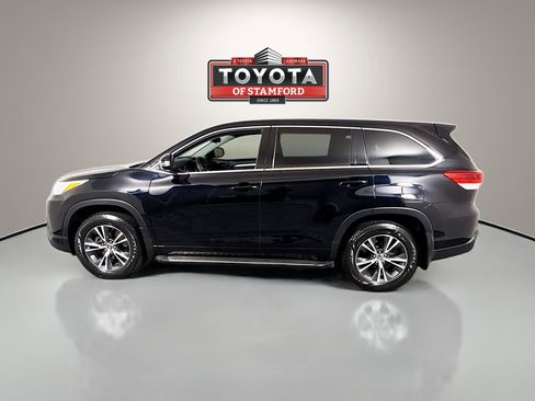 Used 2018 Toyota Highlander LE image 4