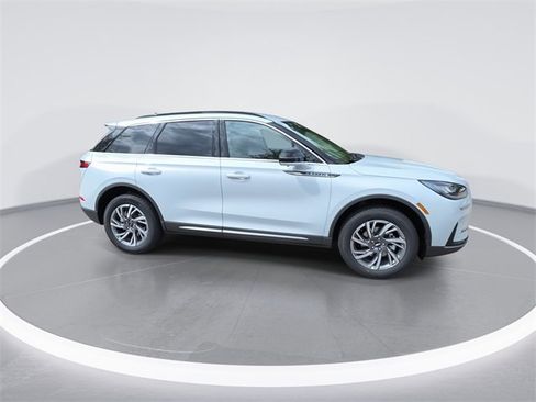 New 2026 Lincoln Corsair Premiere image 9