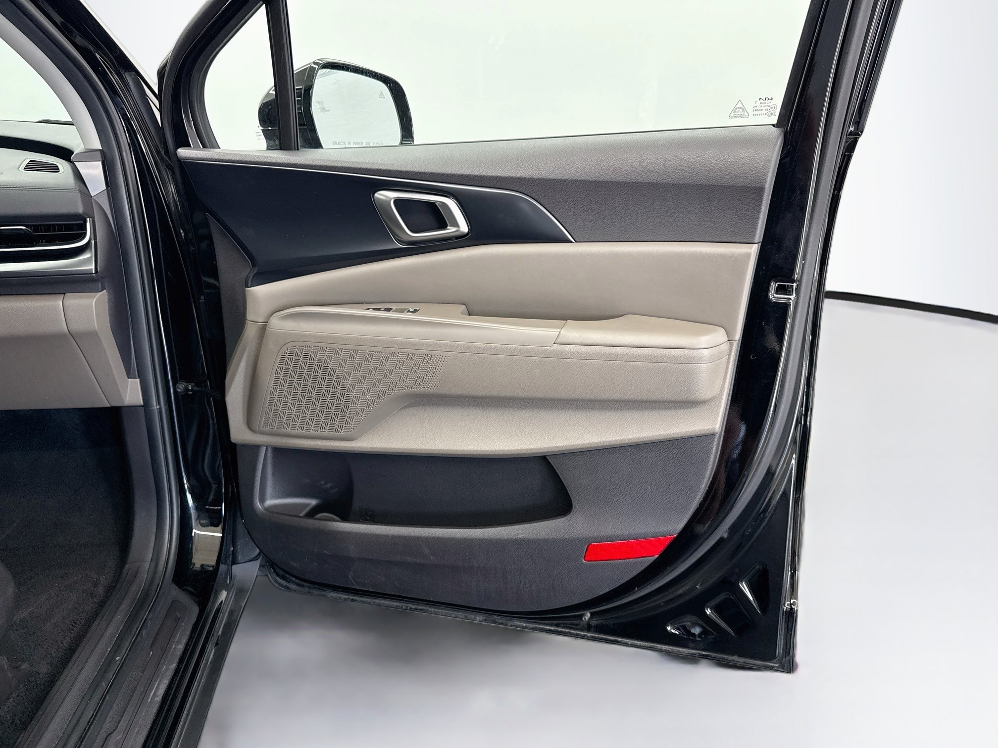 Used 2026 Kia Carnival LXS FWD image 34