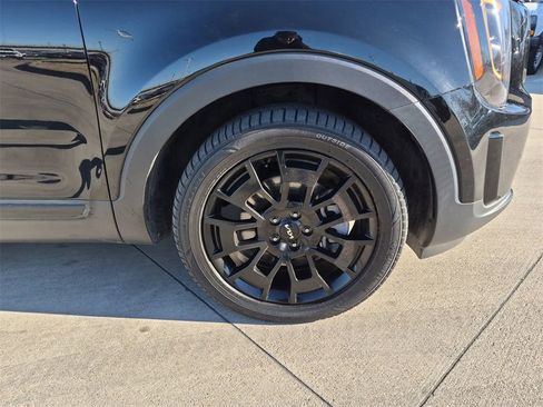 Used 2022 Kia Telluride SX w/ SX Prestige Package image 10