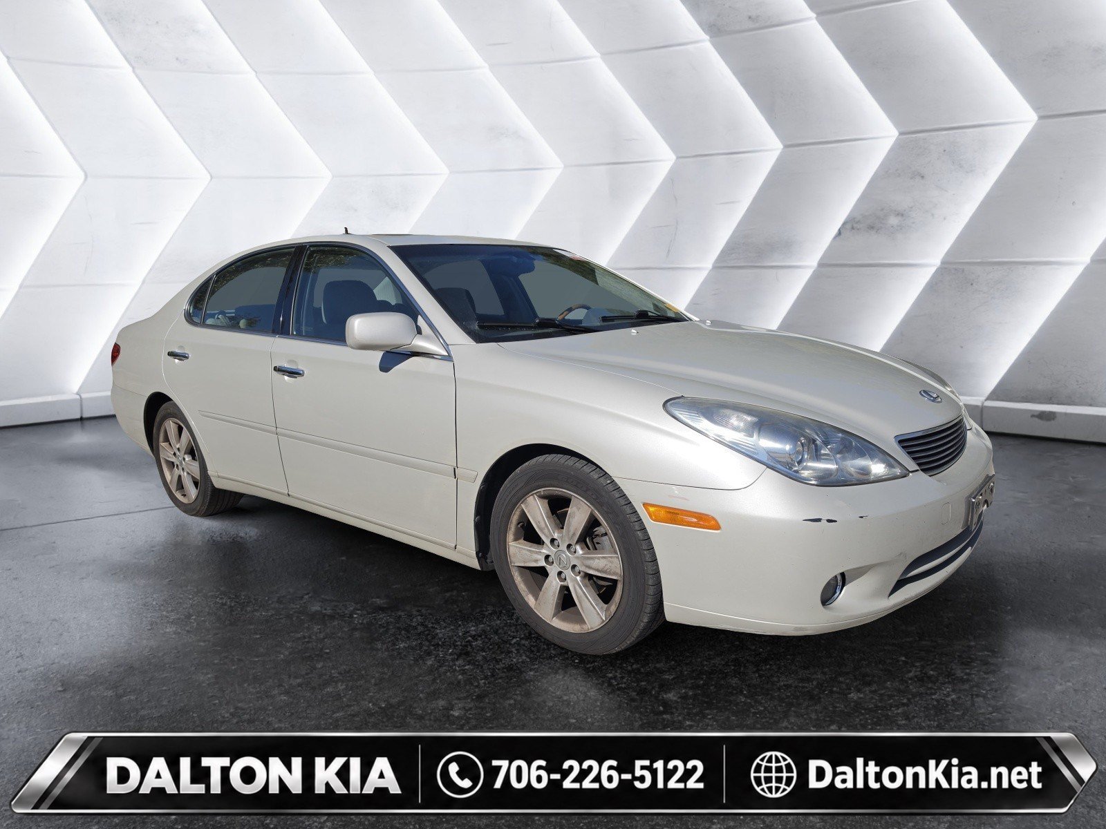 Used 2005 Lexus ES 330 FWD image 1