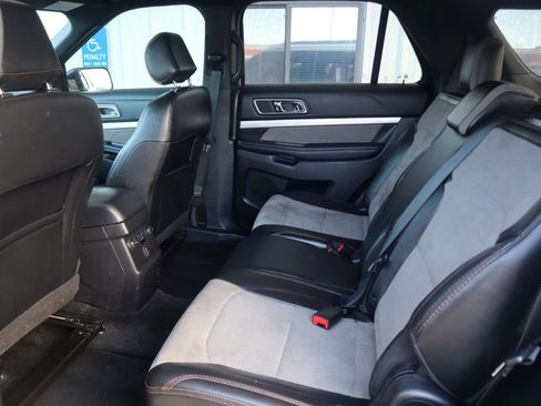 Used 2017 Ford Explorer XLT w/ Equipment Group 202A image 58
