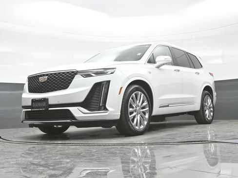 Certified 2023 Cadillac XT6 Premium Luxury AWD/4WD image 28
