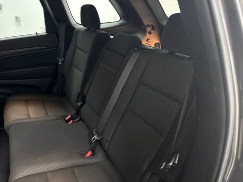 Used 2021 Jeep Grand Cherokee Laredo AWD/4WD image 19