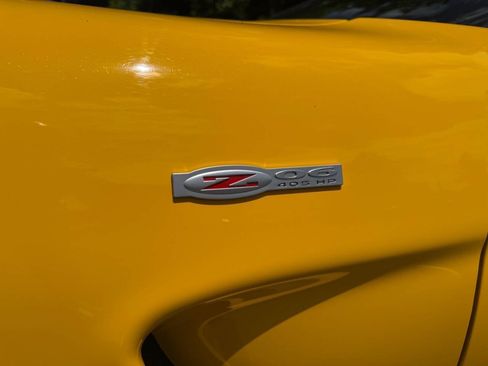 Used 2004 Chevrolet Corvette Z06 w/ Memory Package RWD image 11