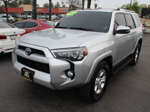 Used 2015 Toyota 4Runner SR5 Premium image 4