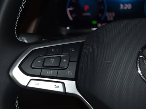 New 2026 Volkswagen Atlas SE image 7