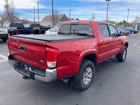 Used 2016 Toyota Tacoma SR5 w/ SR5 Appearance Package (SN) image 11